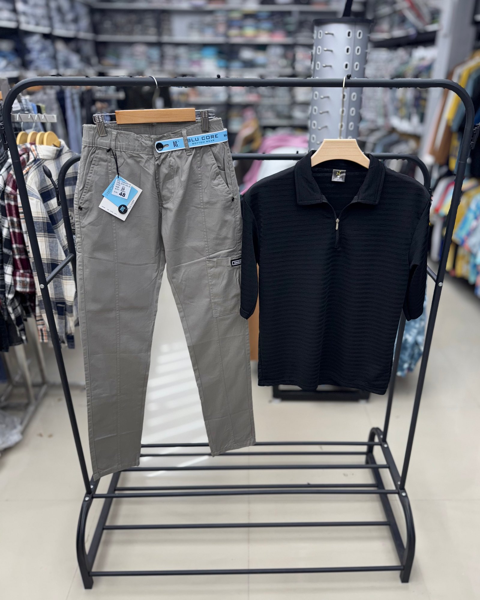 Linen Pant & Zipper T-shirt