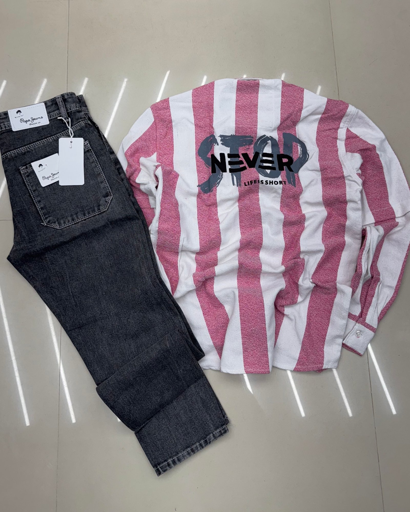 Mom Fit & Baggy Shirt ( Stripes )