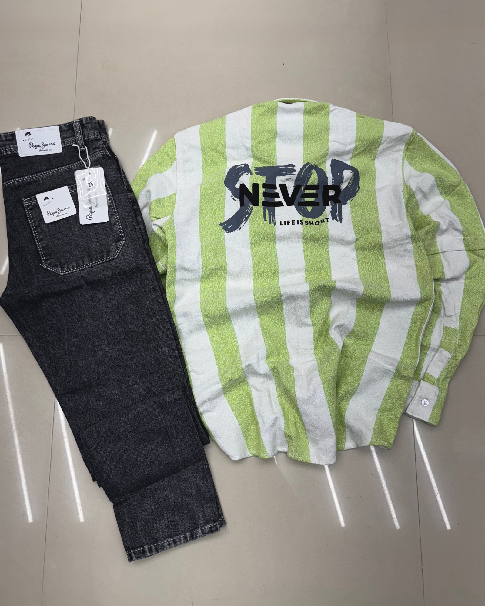 Mom Fit & Baggy Shirt ( Stripes )