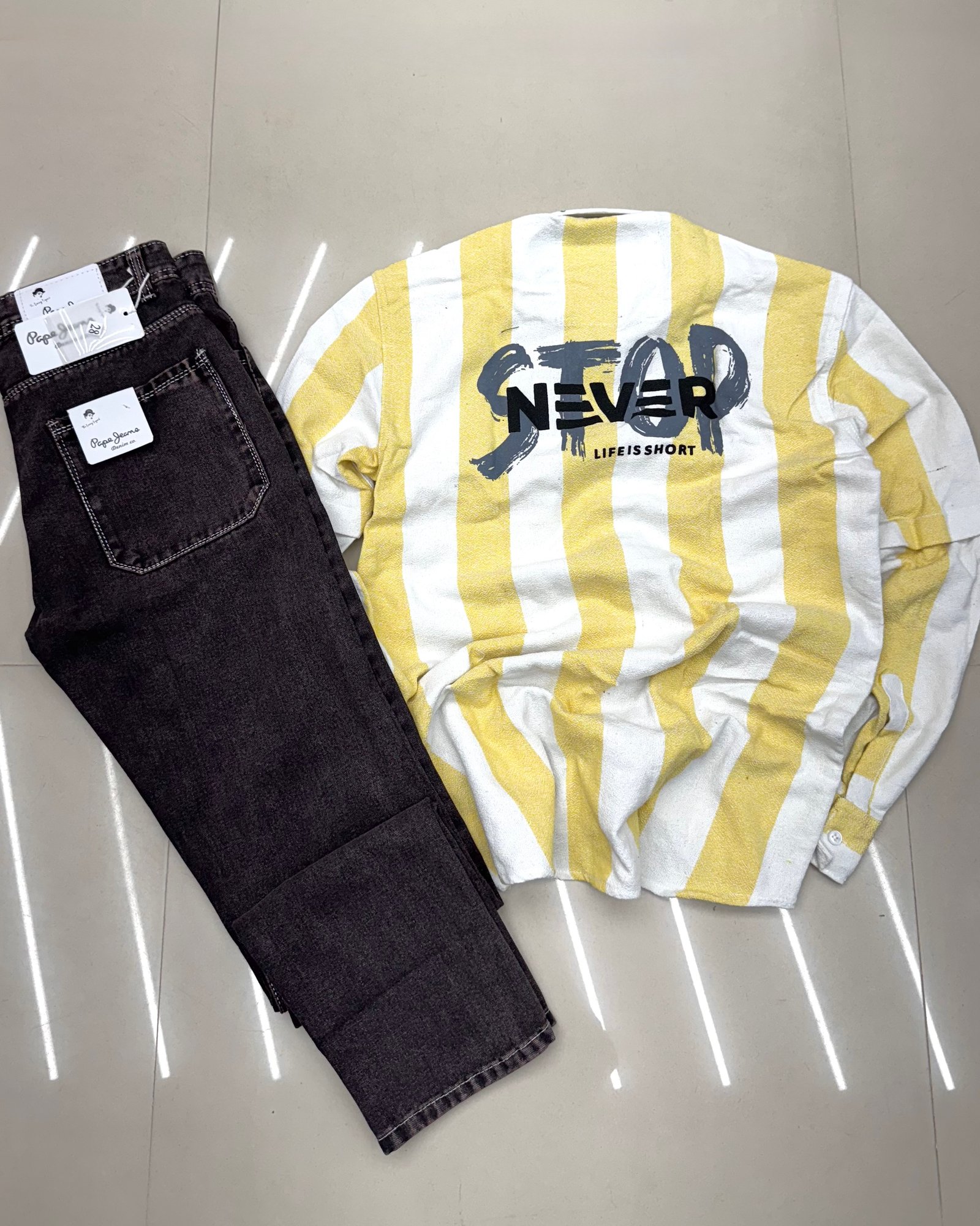 Mom Fit & Baggy Shirt ( Stripes )