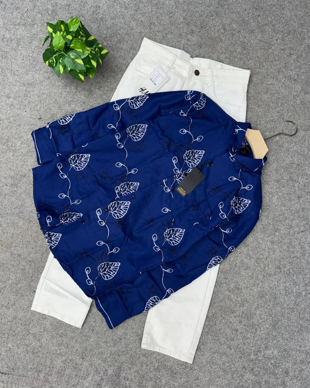 Embroidery Shirt & Mom Fit Combo